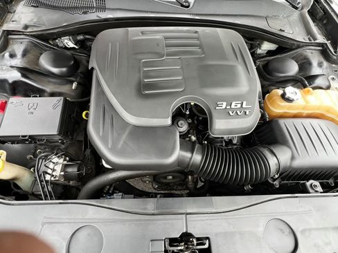 Used 2012 Dodge Charger SE RWD image 28