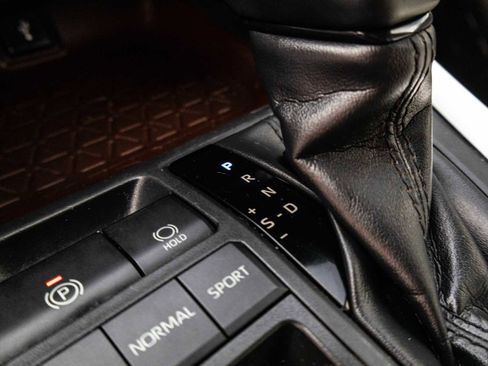 Certified 2020 Toyota RAV4 Limited image 29