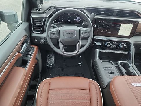 New 2026 GMC Sierra 2500 Denali Ultimate w/ Max Trailering Package image 13