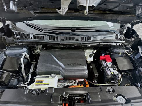 Used 2024 Nissan Leaf S FWD image 32