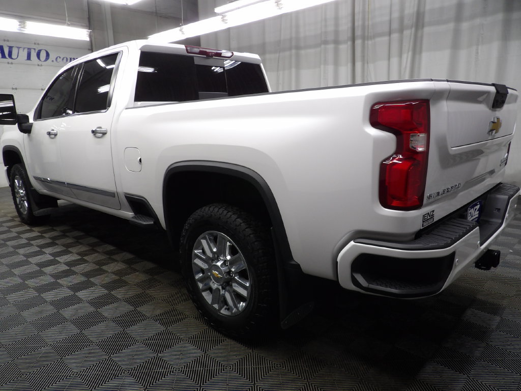 Used 2024 Chevrolet Silverado 2500 High Country w/ High Country Premium Package AWD/4WD image 6