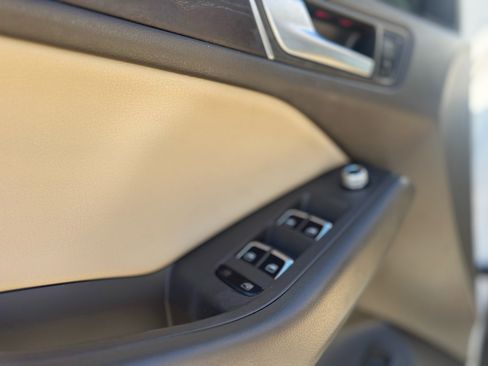 Used 2017 Audi Q5 2.0T Premium image 38