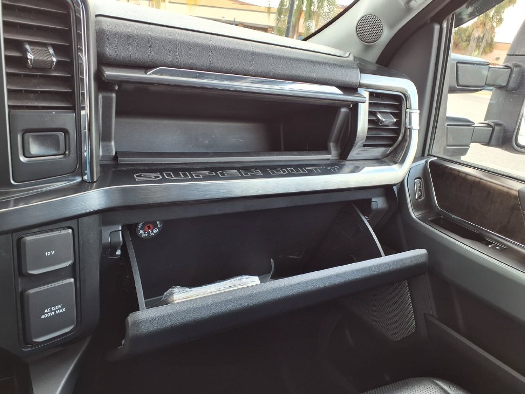 Used 2024 Ford F250 Lariat w/ Black Appearance Package AWD/4WD image 34