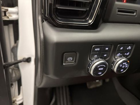 Used 2022 GMC Sierra 1500 AT4 w/ AT4 Preferred Package AWD/4WD image 28