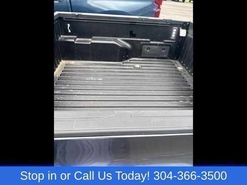 Used 2022 Toyota Tacoma SR5 AWD/4WD image 4