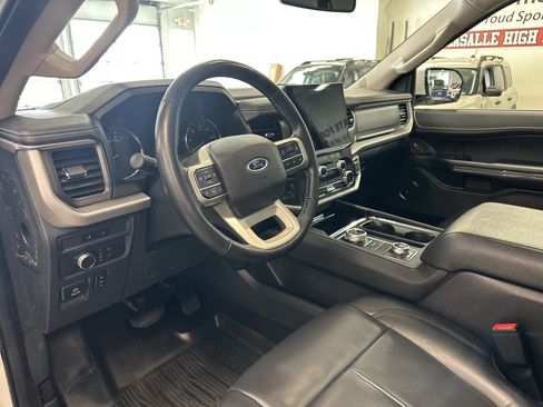 Used 2022 Ford Expedition XLT image 26
