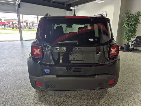 Used 2019 Jeep Renegade Altitude w/ Quick Order Package 2XM FWD image 13