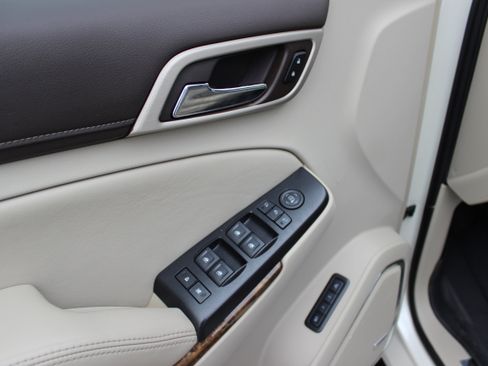 Used 2015 GMC Yukon XL Denali image 26