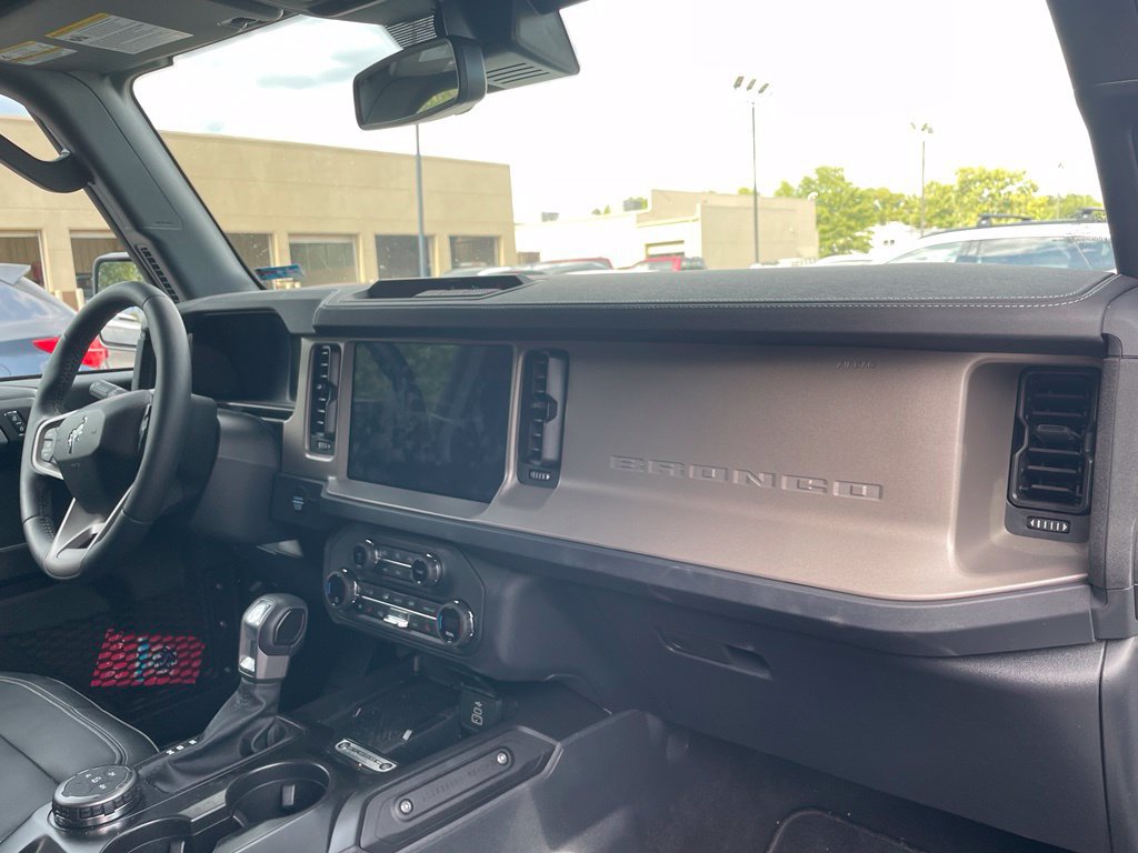 Used 2026 Ford Bronco Outer Banks AWD/4WD image 24