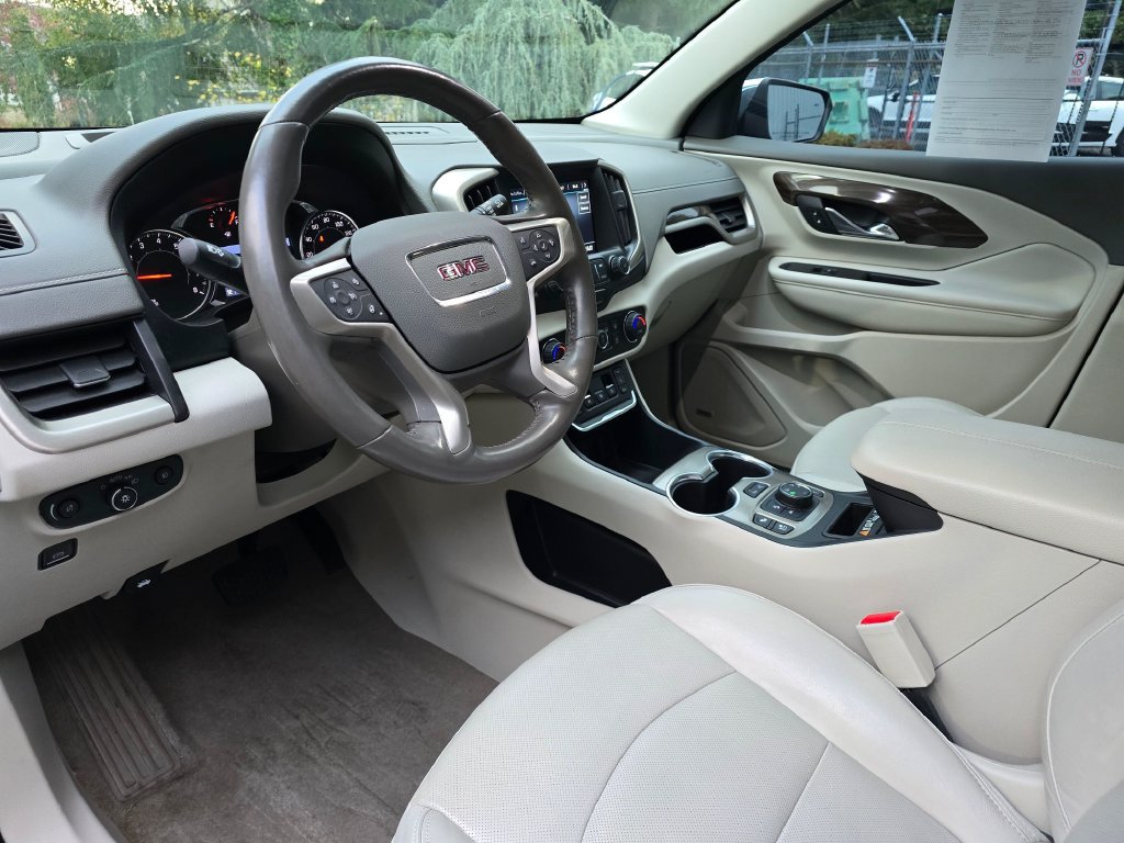 Used 2020 GMC Terrain Denali w/ Denali Premium Package AWD/4WD image 11