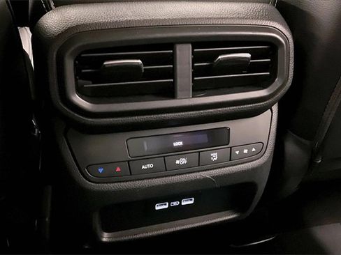 Used 2023 Honda Pilot EX-L image 28