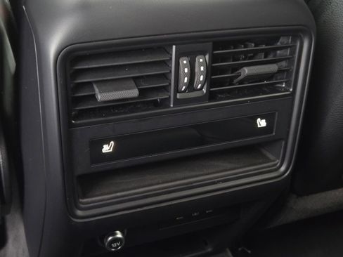 Used 2024 Porsche Cayenne image 13