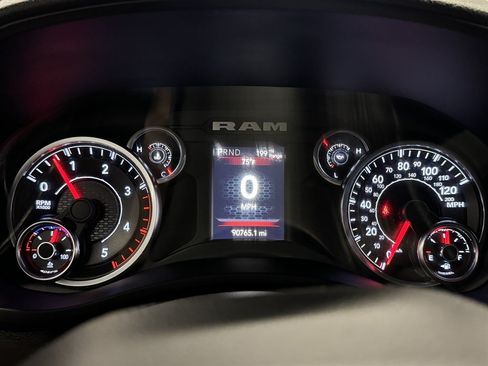 Used 2019 RAM 2500 Big Horn w/ Black Appearance Package AWD/4WD image 35