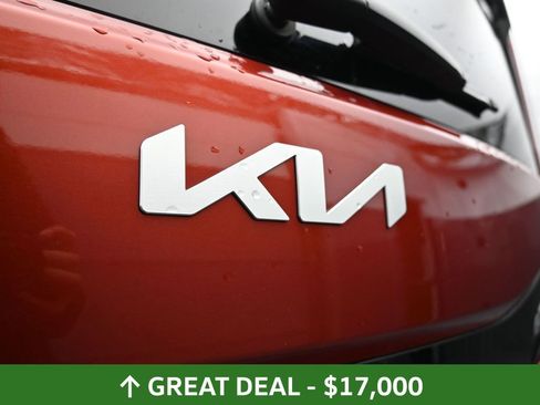 Used 2025 Kia Soul LX w/ LX Technology Package FWD image 38