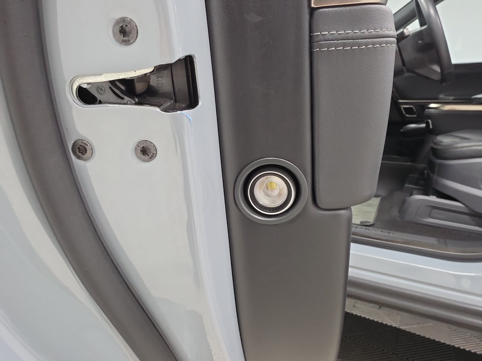 Used 2022 Rivian R1T Launch Edition AWD/4WD image 31