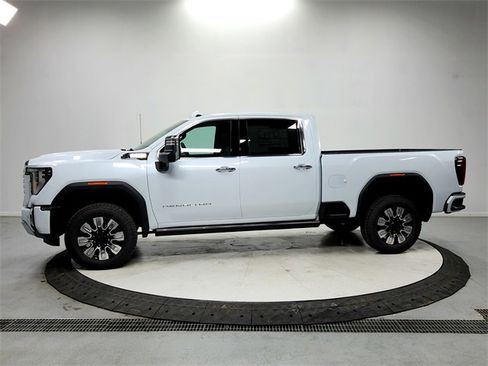 New 2026 GMC Sierra 2500 Denali w/ Denali Reserve Package image 4
