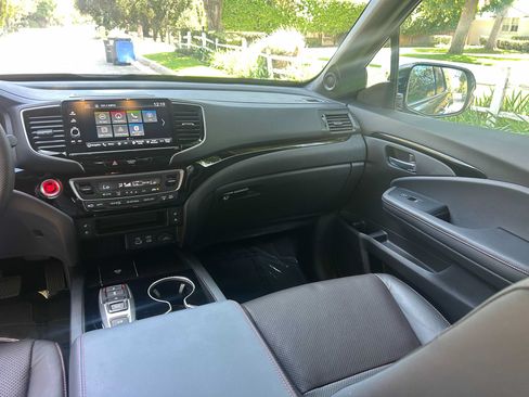 Used 2026 Honda Ridgeline Black Edition image 18