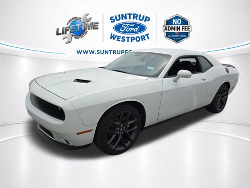 Used 2021 Dodge Challenger SXT w/ Blacktop Package RWD image 3