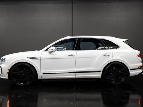 Used 2024 Bentley Bentayga AWD/4WD image 5