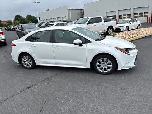 Used 2024 Toyota Corolla LE FWD image 4