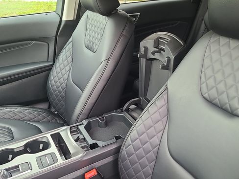 Used 2024 Ford Edge Titanium AWD/4WD image 19