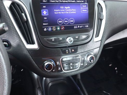 Used 2022 Chevrolet Malibu LT FWD image 15