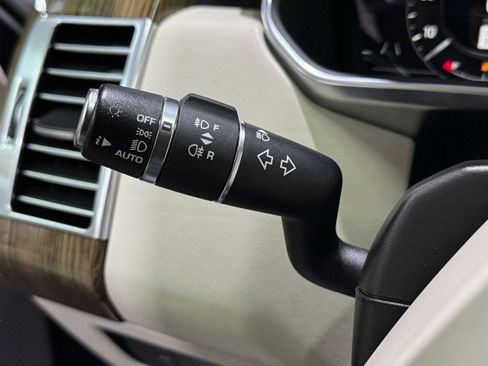 Used 2019 Land Rover Range Rover HSE image 35