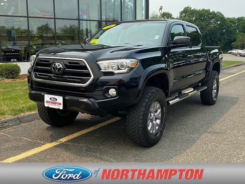Used 2018 Toyota Tacoma SR5 AWD/4WD image 1