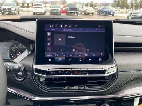 New 2026 Jeep Compass Latitude image 43