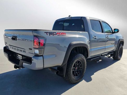 Used 2020 Toyota Tacoma TRD Off-Road w/ Technology Package AWD/4WD image 3