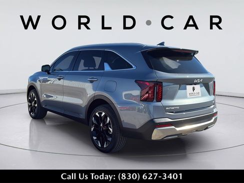 Used 2025 Kia Sorento EX image 13