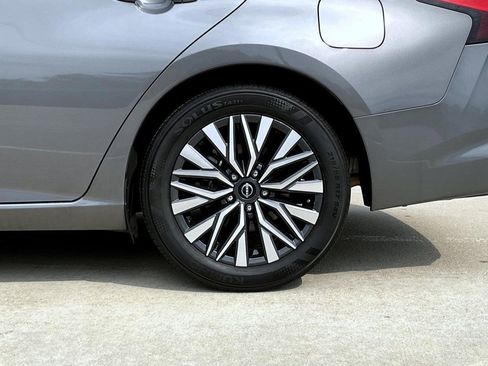 Used 2024 Nissan Altima 2.5 SV image 23