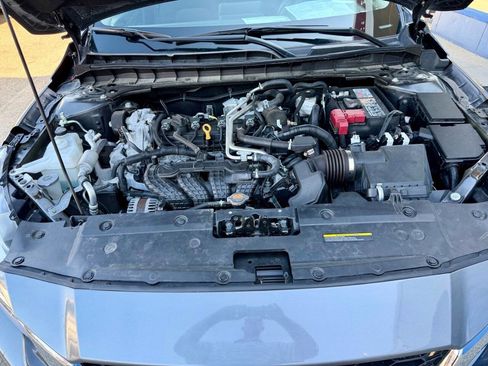 Used 2022 Nissan Altima 2.5 SV FWD image 16