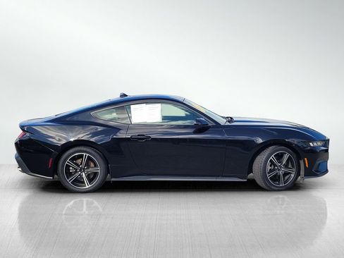 Used 2024 Ford Mustang Coupe image 3