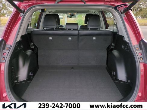 Used 2018 Toyota RAV4 Limited image 12