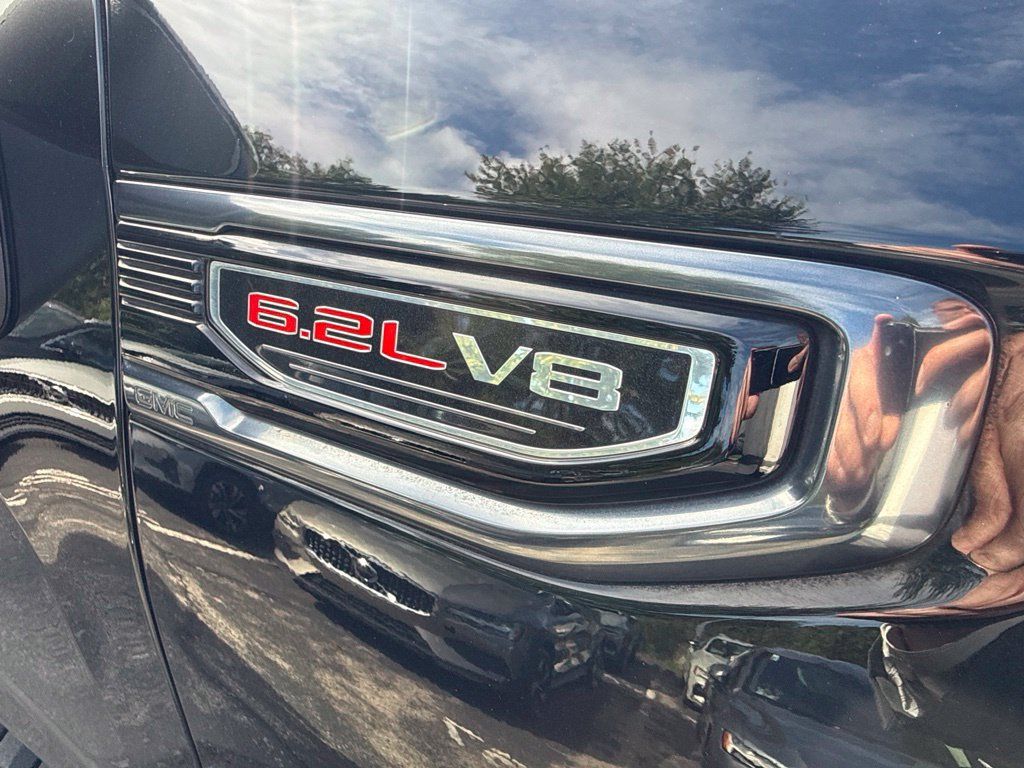 Used 2022 GMC Sierra 1500 AT4 w/ AT4 Premium Package AWD/4WD image 10