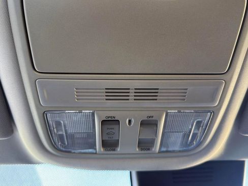 Used 2019 Honda Accord EX image 32