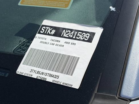 Certified 2025 Toyota Tacoma SR5 AWD/4WD image 37