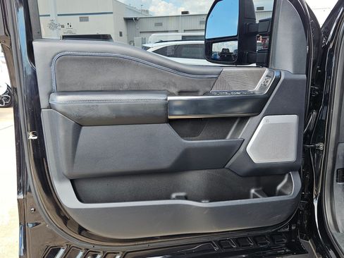Used 2025 Ford F350 Platinum AWD/4WD image 14