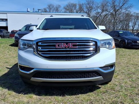 Used 2019 GMC Acadia SLT w/ LPO, Cargo Package FWD image 2
