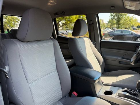 Used 2015 Toyota Tacoma 4x4 Double Cab w/ SR5 Package image 22