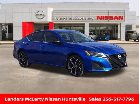 Used 2025 Nissan Altima 2.5 SR image 1