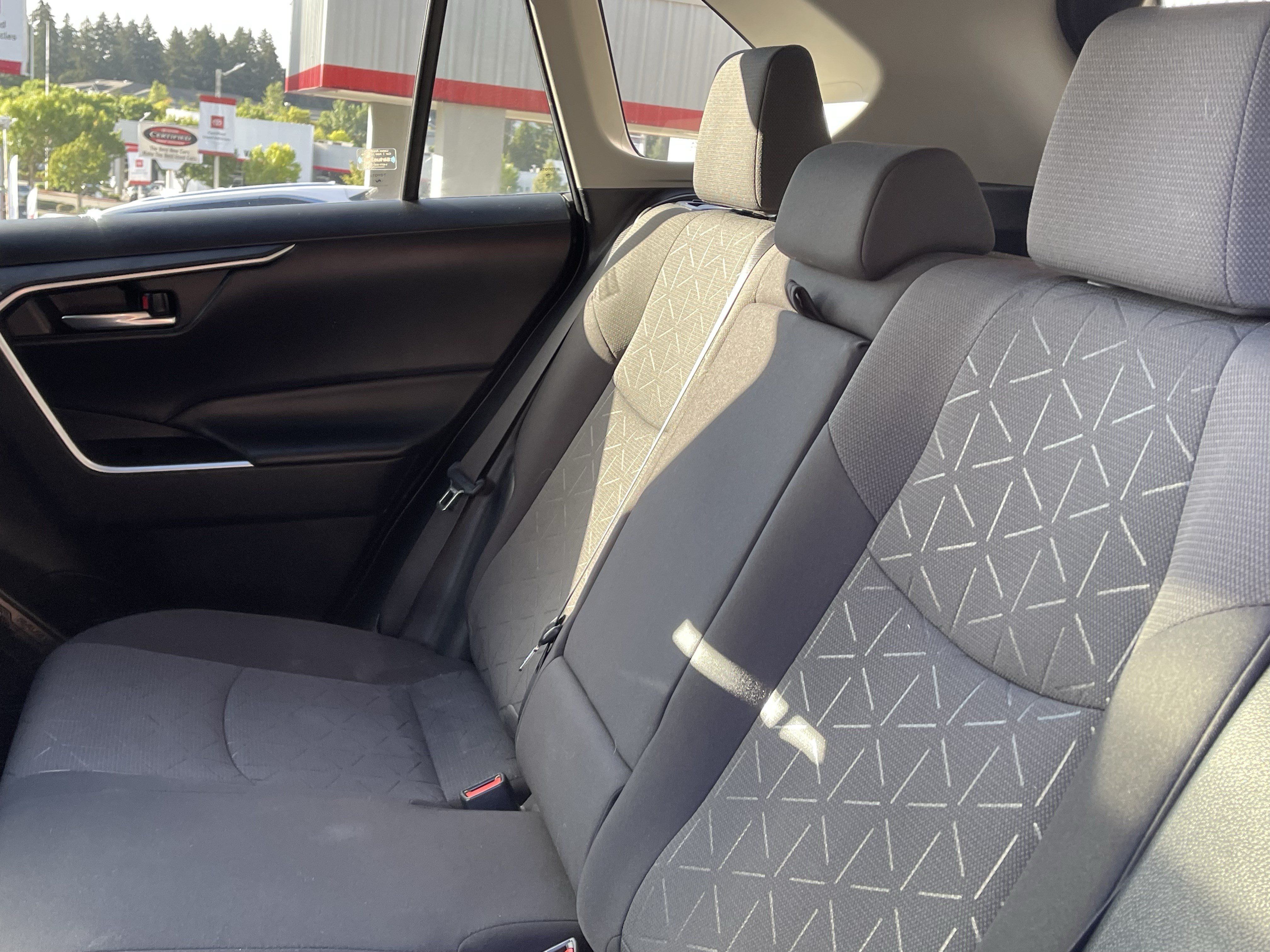 Certified 2021 Toyota RAV4 XLE w/ Convenience Package AWD/4WD image 16