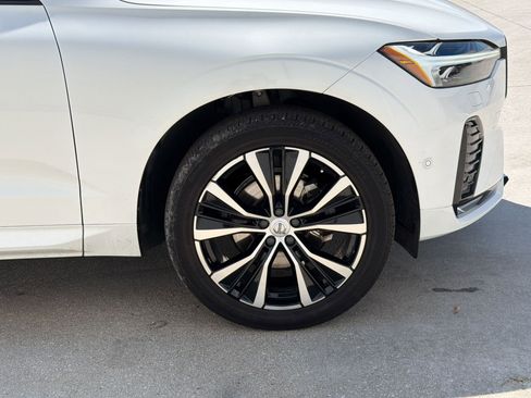 Used 2023 Volvo XC60 B5 Plus w/ Climate Package image 11
