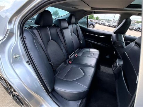 Used 2020 Toyota Camry XSE FWD image 19