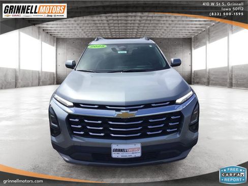 Used 2025 Chevrolet Equinox LT w/ Convenience Package II AWD/4WD image 2