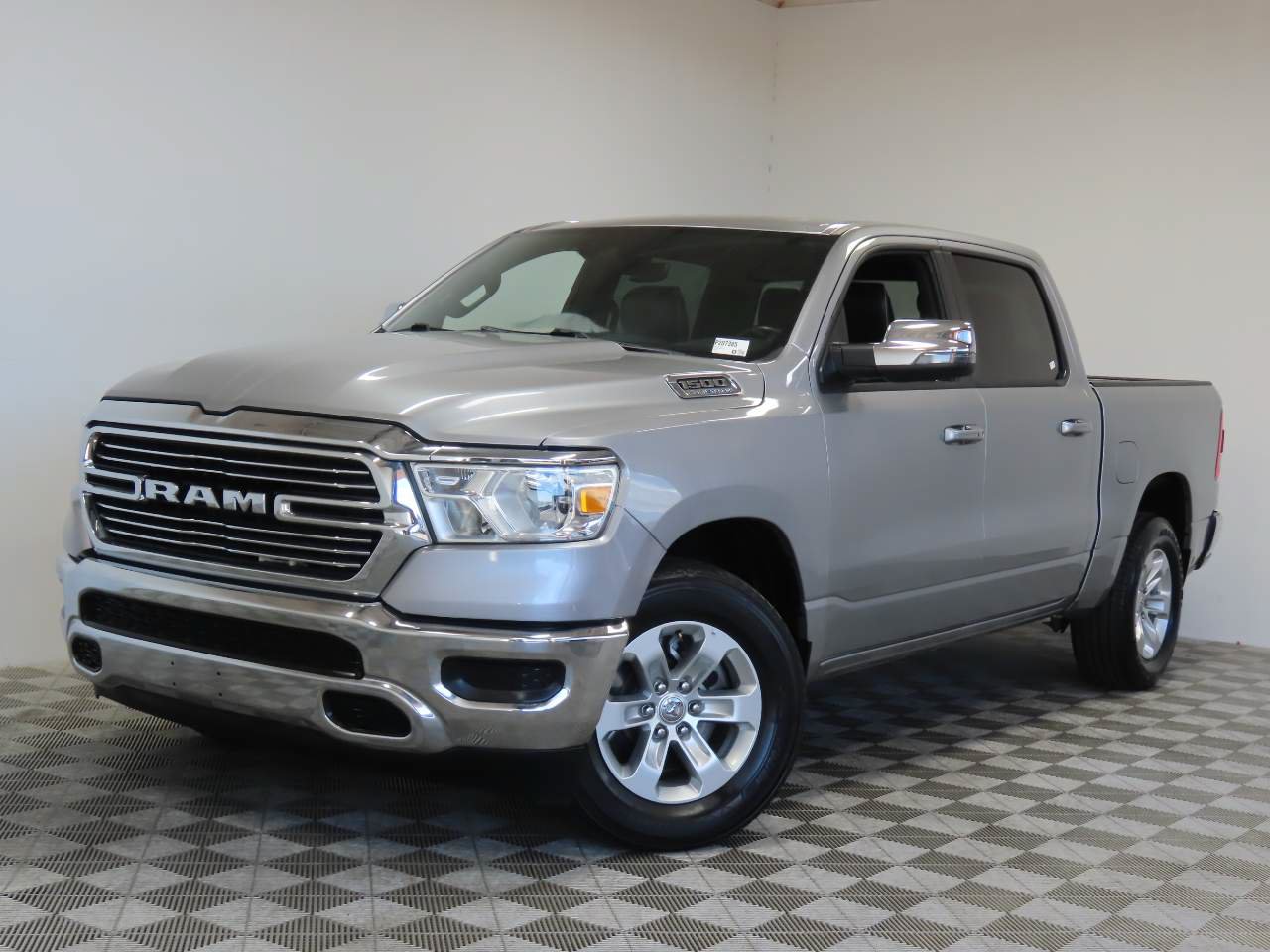 Used 2024 RAM 1500 Laramie RWD image 1