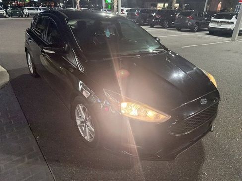Used 2015 Ford Focus SE image 16