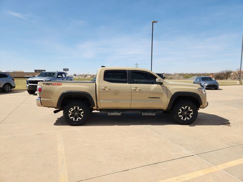 Used 2020 Toyota Tacoma TRD Off-Road image 7