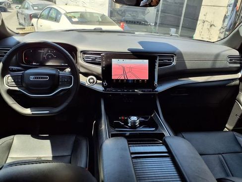 Used 2024 Jeep Wagoneer L Series II w/ Flexible Seating Group AWD/4WD image 14